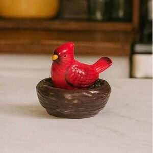 Cardinal Bird Salt Pepper Shakers Nest Set Ceramic Vintage